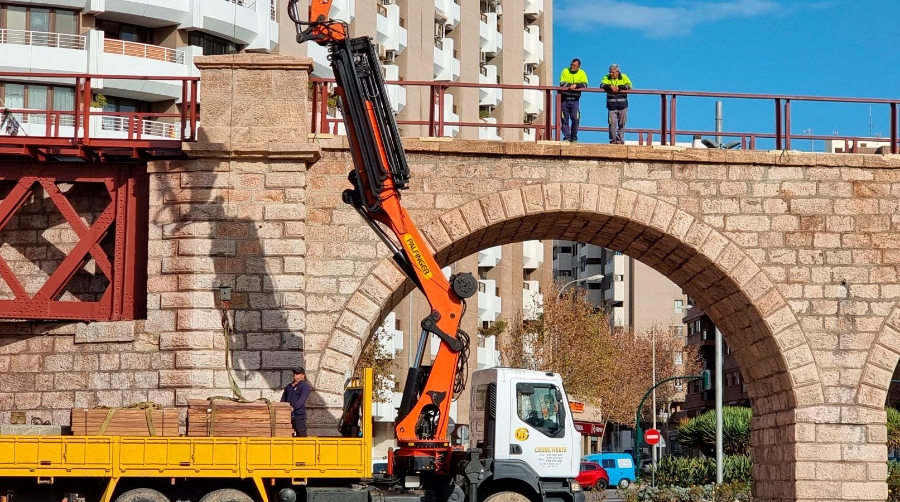 Avanzan las obras del paseo peatonal del Cable Inglés en Almería