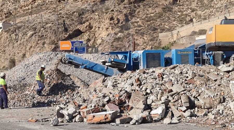 Puerto de Almer&iacute;a reutilizar&aacute; los residuos de la&nbsp;demolici&oacute;n de las casetas de pescadores