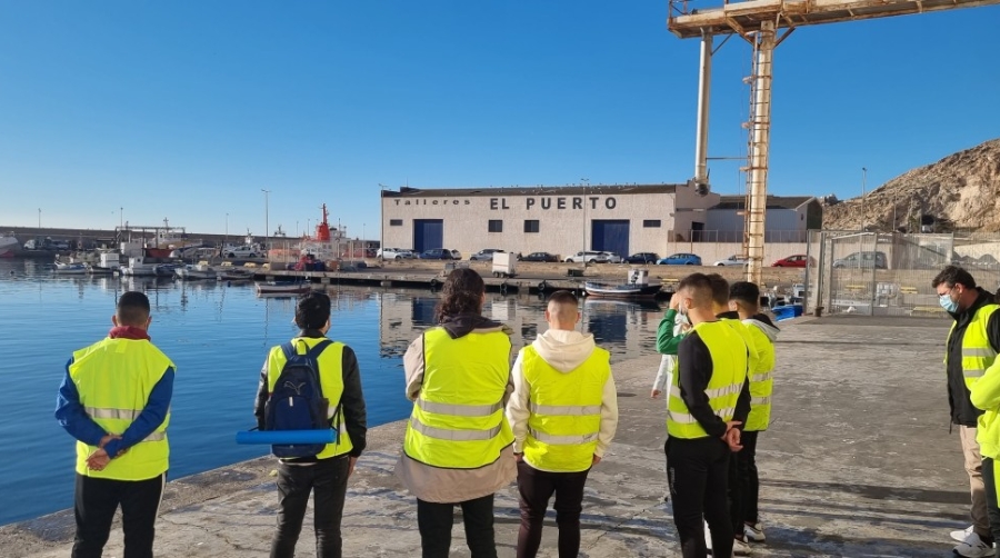 El Puerto de Almer&iacute;a acoge la visita de estudiantes del &quot;Galileo&quot;