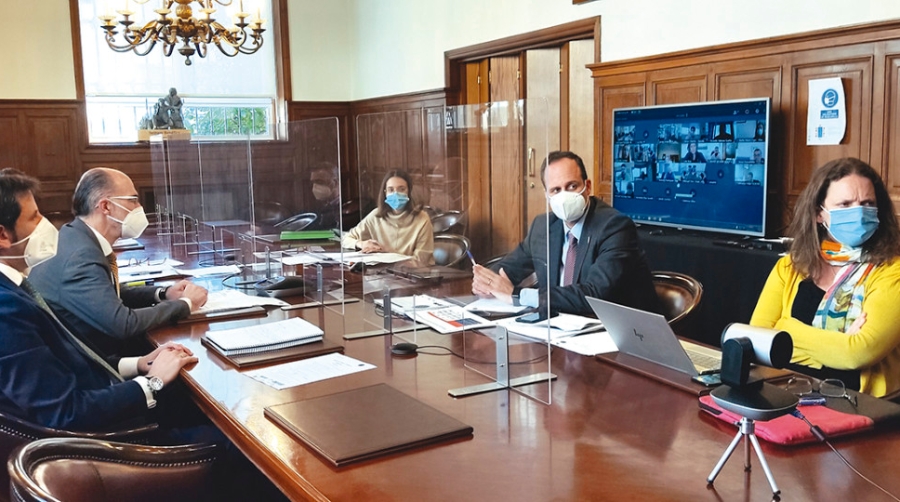 V&aacute;zquez Almu&iacute;&ntilde;a se estrena al frente de las comisiones de seguimiento de mercanc&iacute;as y transporte mar&iacute;timo y pesca.