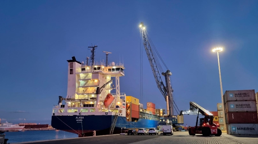 AP de Almería arranca 2022 con más de 198.000 toneladas de graneles sólidos exportados