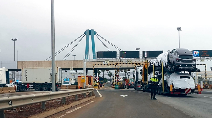La Polic&iacute;a Portuaria ha regulado durante buena parte de la ma&ntilde;ana el Acceso Sur al puerto de Valencia.