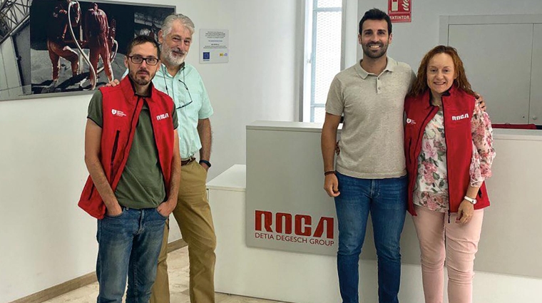 Desde la izquierda, Jose Torres Cases, director Técnica; Juan Mérida, director Comercial; Iván Serrano, Operations Manager &amp; Costumer Service del departamento de BMSB; y Beatriz Peris, Process Certifications del departamento de BMSB.