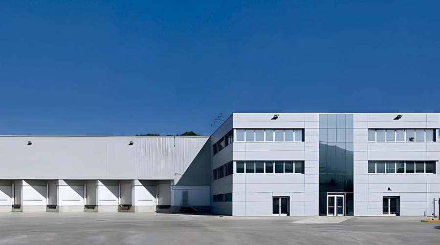 BNP y Cushman &amp; Wakefield comercializan una nave logística en Subirats