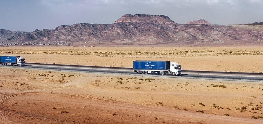 La compañía ha diseñado una red de corredores estratégicos que combinan el transporte marítimo con soluciones de “puente terrestre”