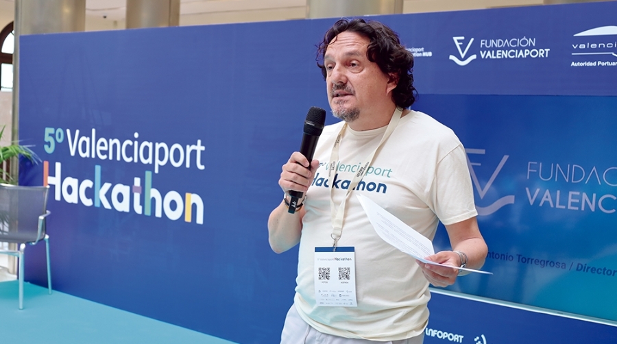 Antonio Torregrosa: “Habéis venido a ayudar a construir el Puerto de Valencia del futuro”