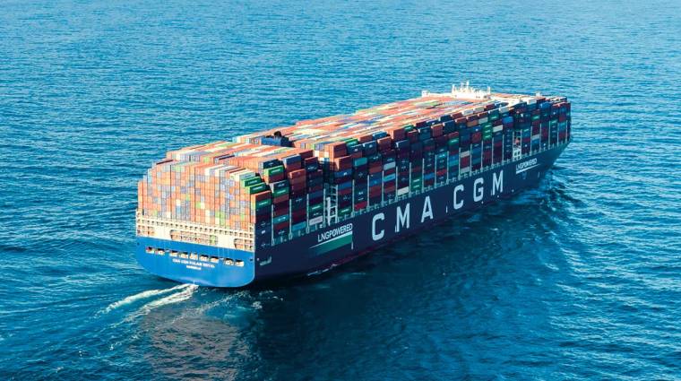 Los barcos de CMA CGM transportaron el pasado año un total de 21,7 millones de TEUs, un 1,3% menos que en 2021, a pesar de lo cual sus ingresos crecieron un 30,1% y el beneficio operativo un 53,7%.