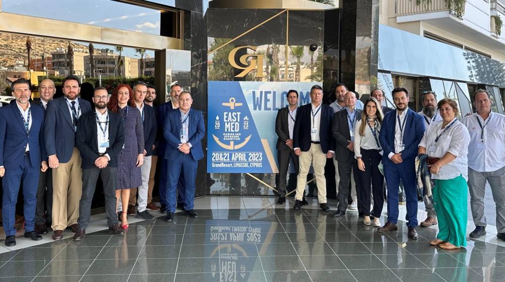 Una delegación de Algeciras presenta sus servicios al buque en East Med Expo