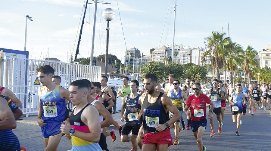 Por categorías, se han desarrollado cerca de 70 actividades deportivas tanto dentro como fuera del agua.