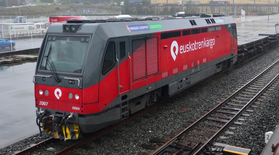 El Gobierno Vasco apuesta también por potenciar el transporte ferroviario de mercancías en la línea entre Bilbao y Donostia-San Sebastián mejorando el trazado.