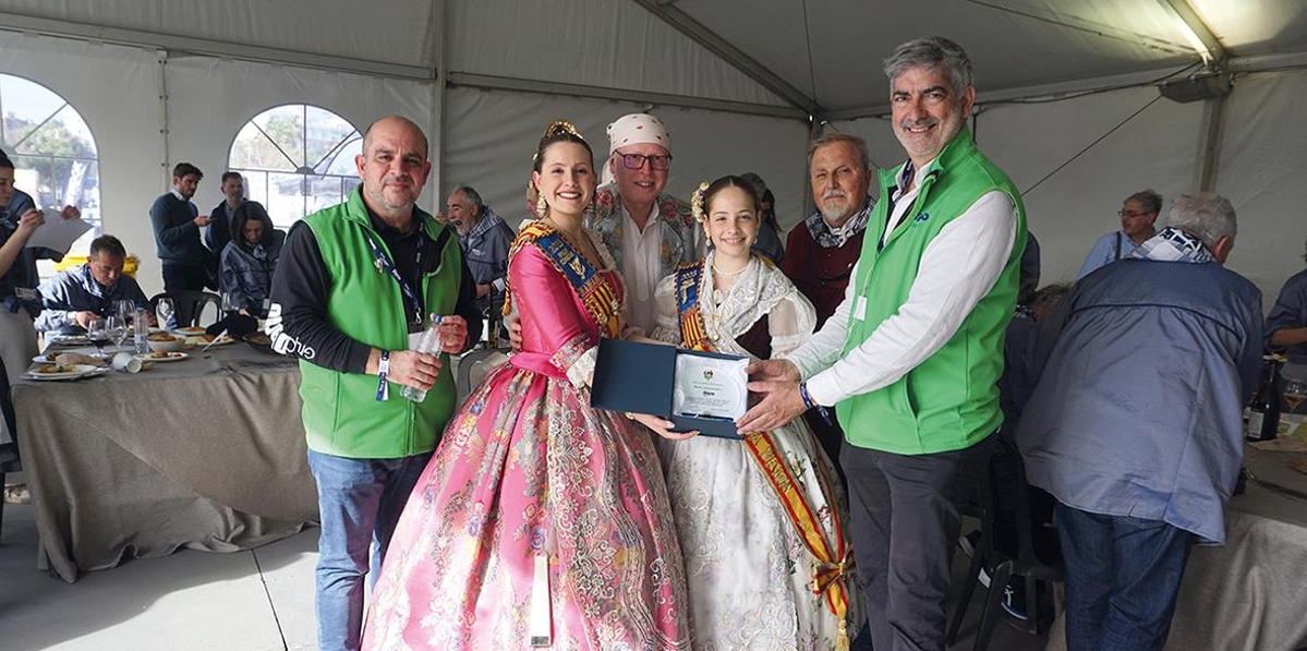 La falla Conserva Berenguer Mallol entregó a la Organización un reconocimiento.