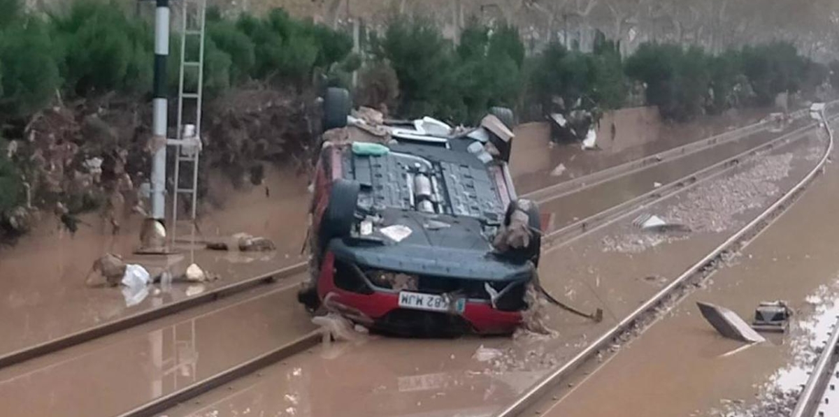 Graves daños en las infraestructuras de Cercanías de València.