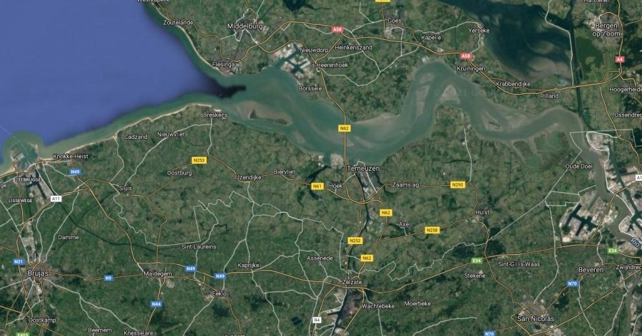 Apenas 100 kil&oacute;metros, poco m&aacute;s de una hora en coche, separan los puertos de Amberes y Zeebrugge.
