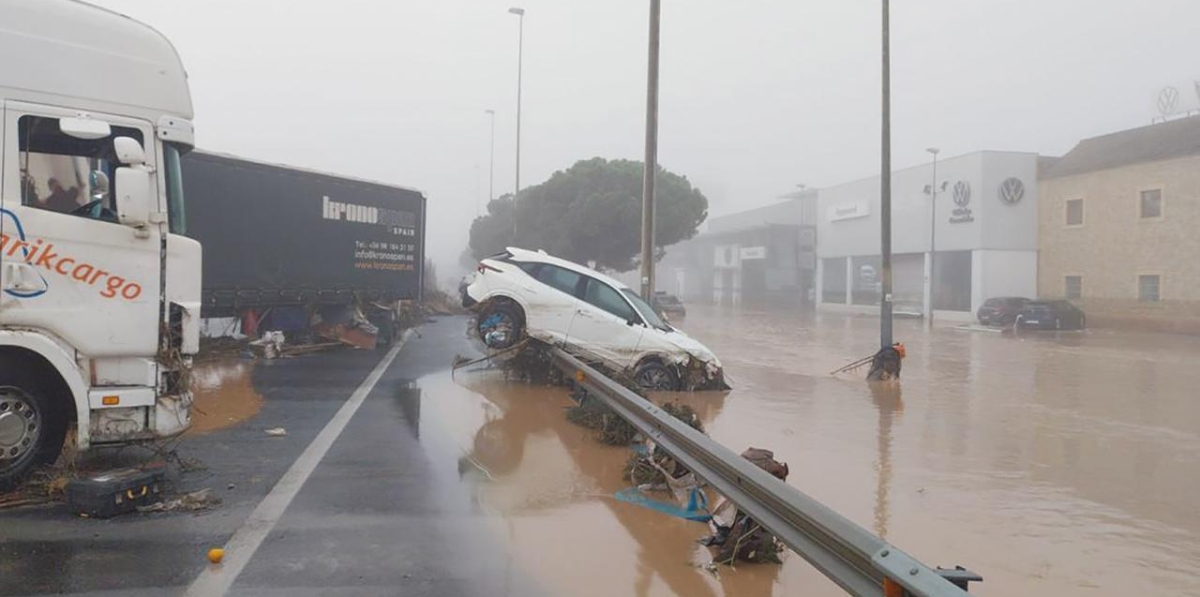 Graves daños en la carretera V-31 (Pista de Silla).