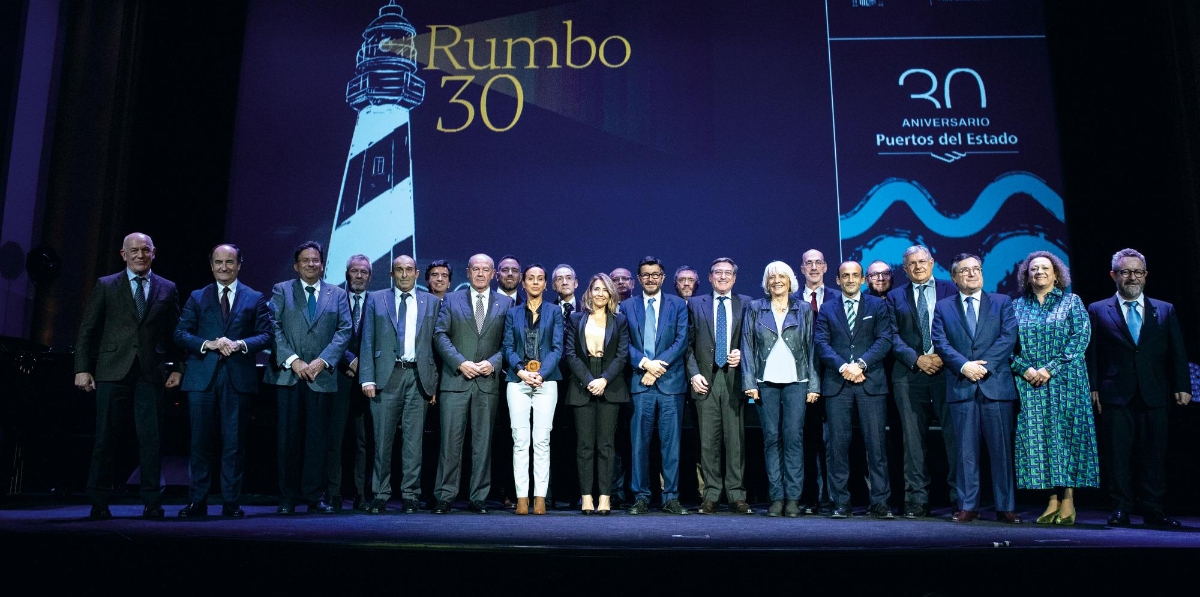 Presidentes del sistema portuario junto a los máximos representantes ministeriales.