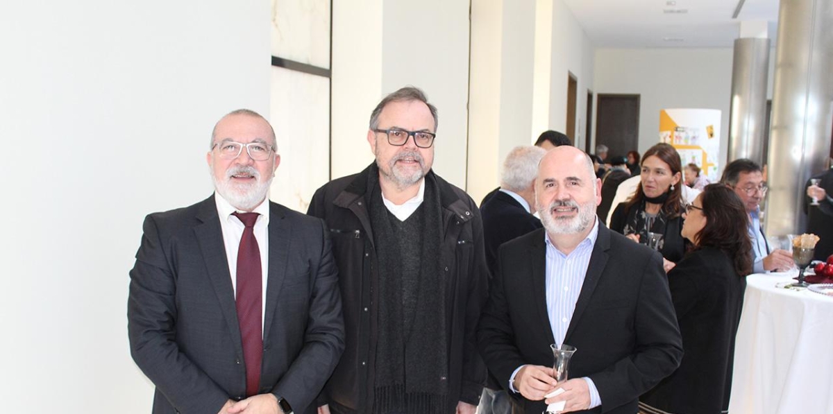 Antonio Crespo (VTE); Arturo Monfort (Fyundación Valenciaport) y Juan Manuel Díez (APV).