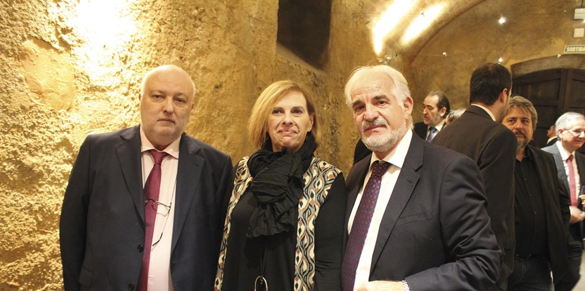 Javier Gil, Colegio de Agentes de Aduanas de Tarragona, Gloria Navarro, señora de Javier Gil y Manuel López, presidente del Colegio de Agentes de Aduanas de Tarragona. Foto: JCS.