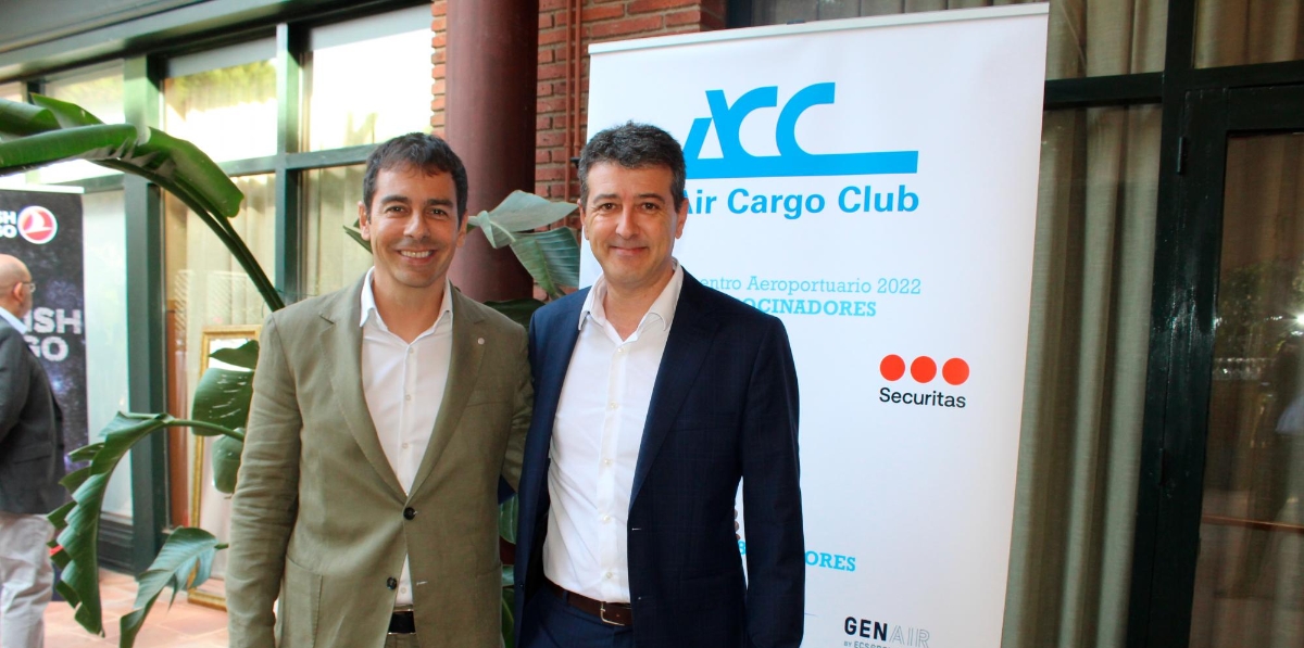 Ricardo Bagen, presidente del Air Cargo Club, y Alfred Lorman (Kerry Logistics). Foto J.C.S.