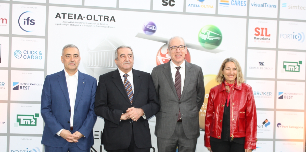 Salvador Richart, presidente de la Asociación de Consignatarios; Emili Sanz, presidente de ATEIA-OLTRA; José Alberto Carbonell, presidente de Port de Barcelona; y Núria Burguera, directora de Comunicación de Port de Barcelona.