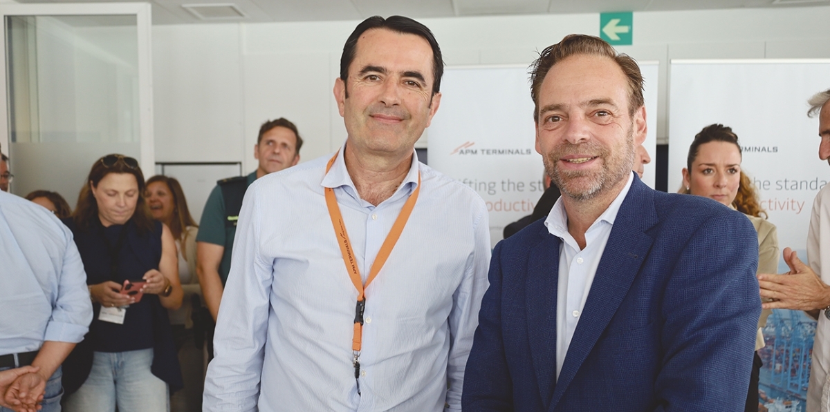 Presentación Grúas STS APM Terminals Valencia