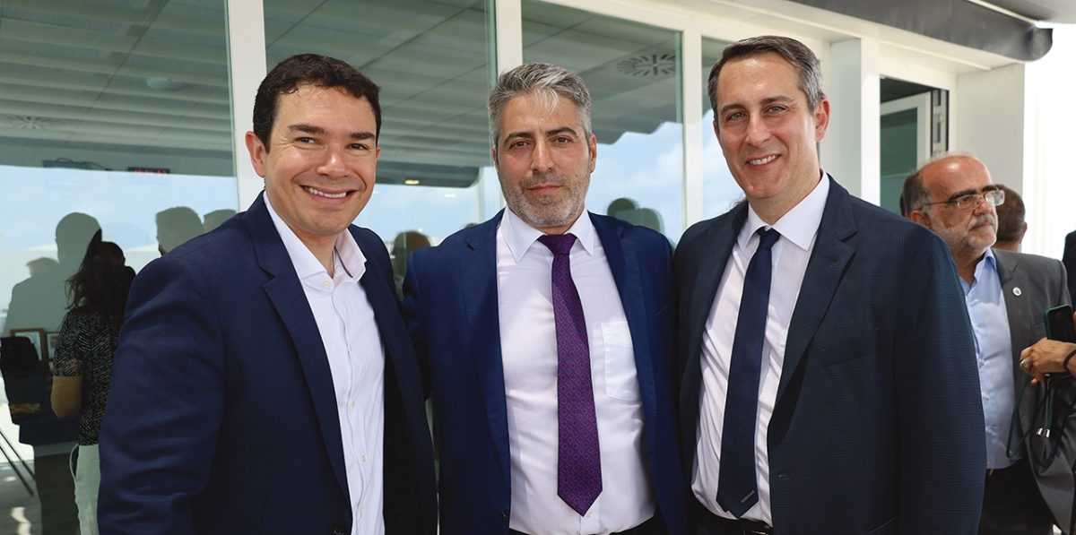 Presentación Grúas STS APM Terminals Valencia