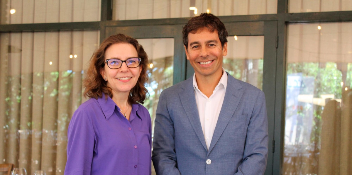 Alicia Casart (Cámara de Comercio de Barcelona) y Ricardo Bagen, presidente del Air Cargo Club Barcelona. Foto J.P.M.