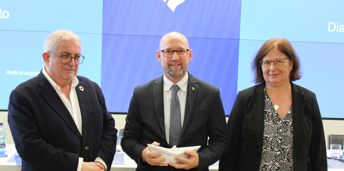 Eduard Rodés, presidente del grupo de trabajo de Formación y Ocupación del Consell Rector; Juan Carlos Sarmentero, Diario del Puerto; y Catalina Grimalt, Port de Barcelona.
