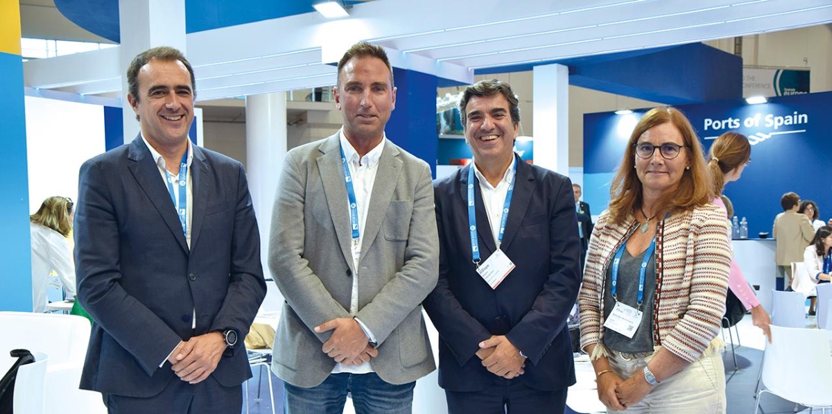 Juan Diego Pérez, director; Óscar López, responsable comercial de MEGA; Martín Fernández Prado, presidente de la AP; y Samanta García-Carro, jefa de la Unidad Comercial de la AP. Foto B.C.