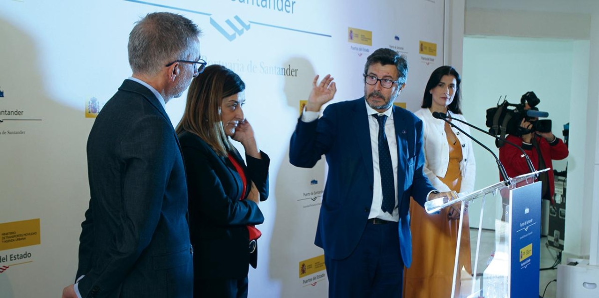 Toma de posesión de César Díaz, presidente de la Autoridad Portuaria de Santander