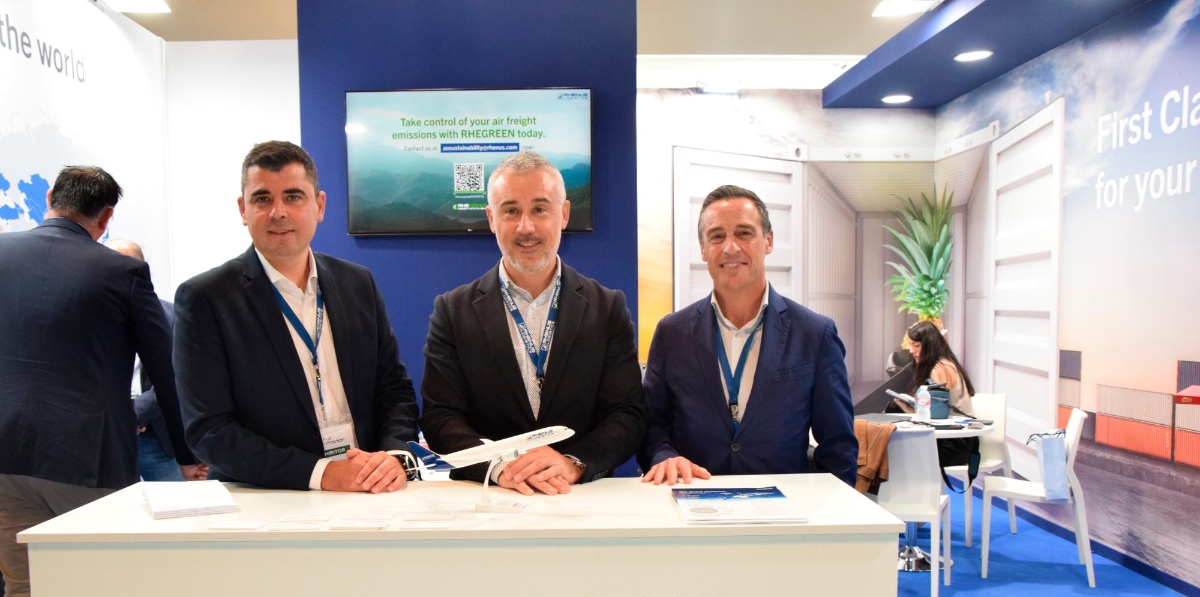 Marc Ortega, director de Ventas de Rhenus Air &amp; Ocean, David Parra, gerente de Ruta Comercial en sur de Europa y LATAM, y Joseba Varela, responsable de Rhenus Fresh en España.