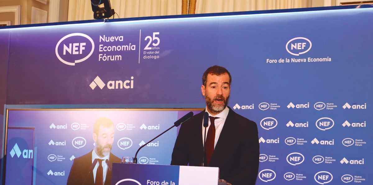 Desayuno Gustavo Santana, presidente de OPPE