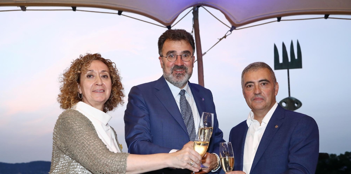 Ester Capella, consellera de Territori; Lluís Salvadó, presidente de Port de Barcelona; y Salvador Richard, presidente Asociación de Agentes Consignatarios de Barcelona. Foto J.J.M.