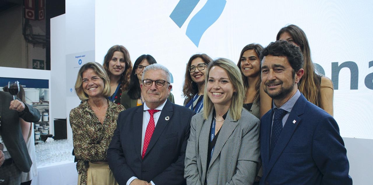 Equipo de la Escola Europea, junto con Eduard Rodès y Damià Calvet. Foto A.T.