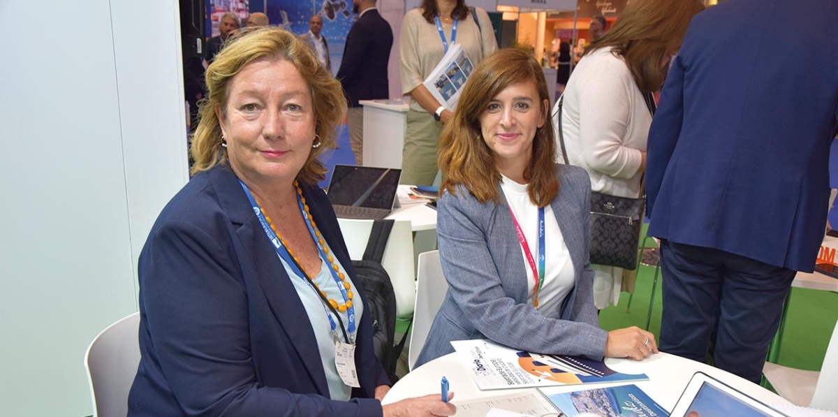 Kate Bonner, jefa del Departamento Comercial; y Violeta Fernández, Patronato Provincial de Turismo de Cádiz. Foto B.C.