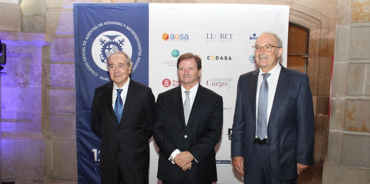 Jordi Nadal, fundador de Nadal Forwarding; Antonio Llobet, presidente COACAB, y Jaume Altisent, presidente CTM. Foto A.Tejera.