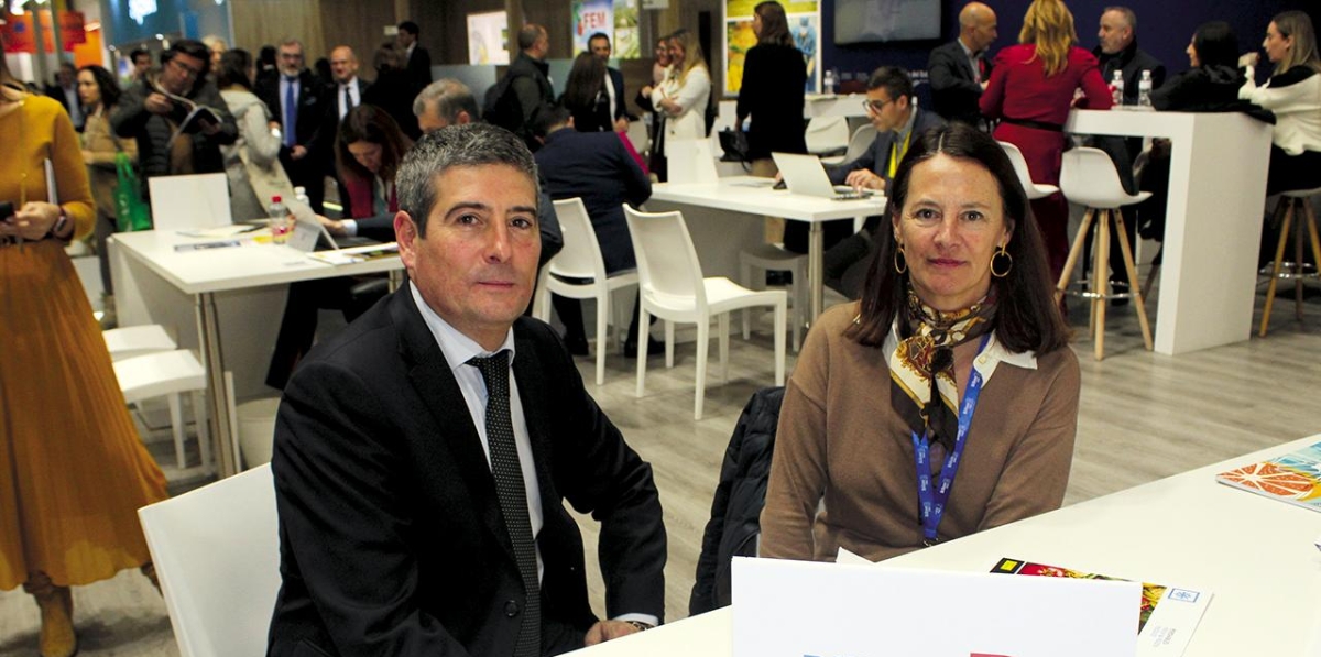 Roberto Bartolomé, de Uniport Bilbao; y Cristina Ardeo, de la AP de Bilbao. Foto B.C.