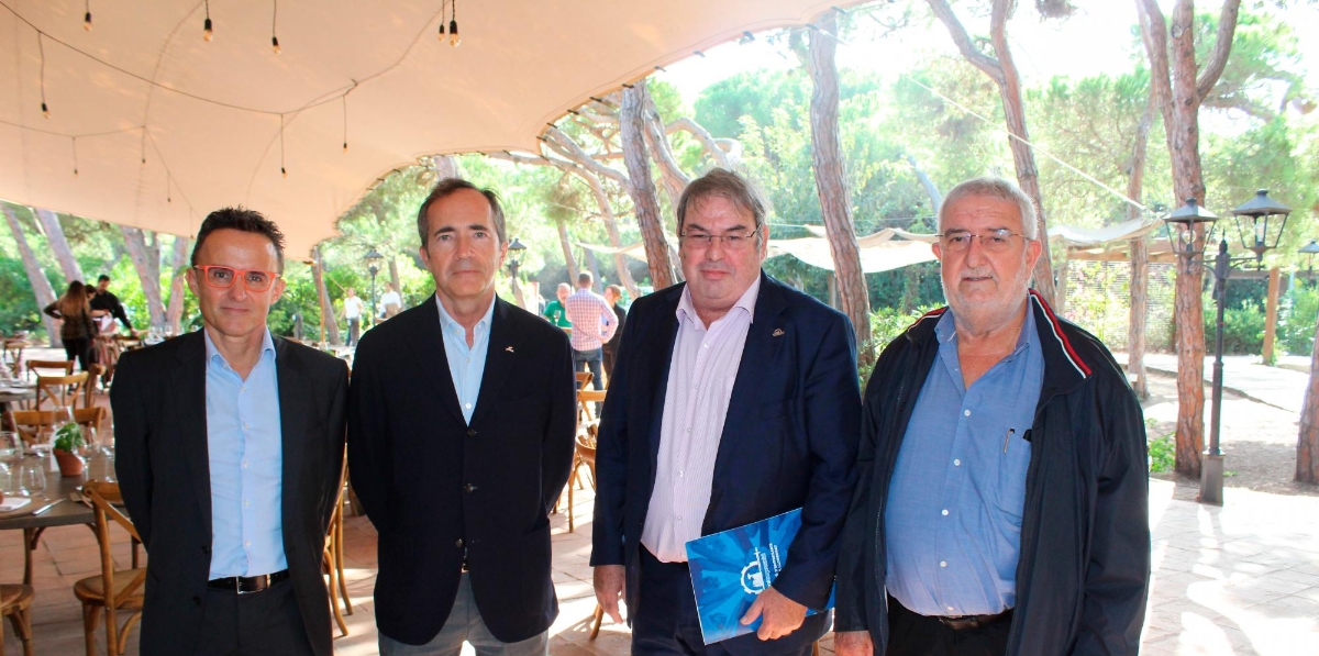 David Pugès (Mail Boxes), Joan Soler (Pimec), Jordi Morera (El Prat Empresarial) y Llorenç Godé (Instrumentación Analística SA). Foto J.C.S.