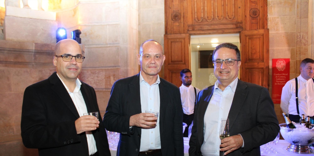David Soro (Agunsa), Alex Ferrandiz (Asociación de Agentes Consignatarios de Buques de Barcelona) y Joan Armengol (Evergreen). Foto A.Tejera.