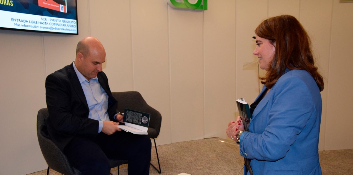 Miguel Jiménez junto a Elena Mora.