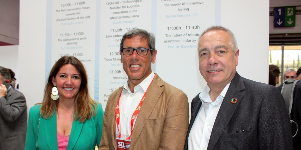 Blanca Sorigué, (CZFB); Gonzalo Sanchís (Propeller Club de Barcelona) y Pere Navarro (CZFB). Foto: J.P.
