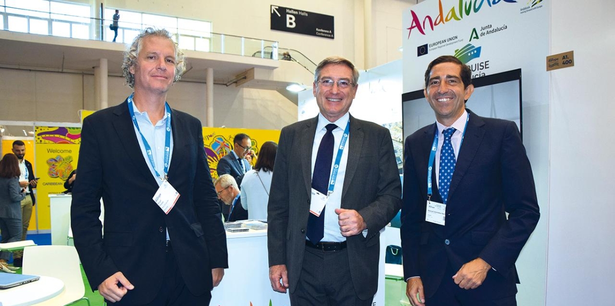 Ángel Pulido, director; Rafael Carmona, presidente; y Manuel González, jefe del Departamento de Desarrollo de Negocio. Foto B.C.
