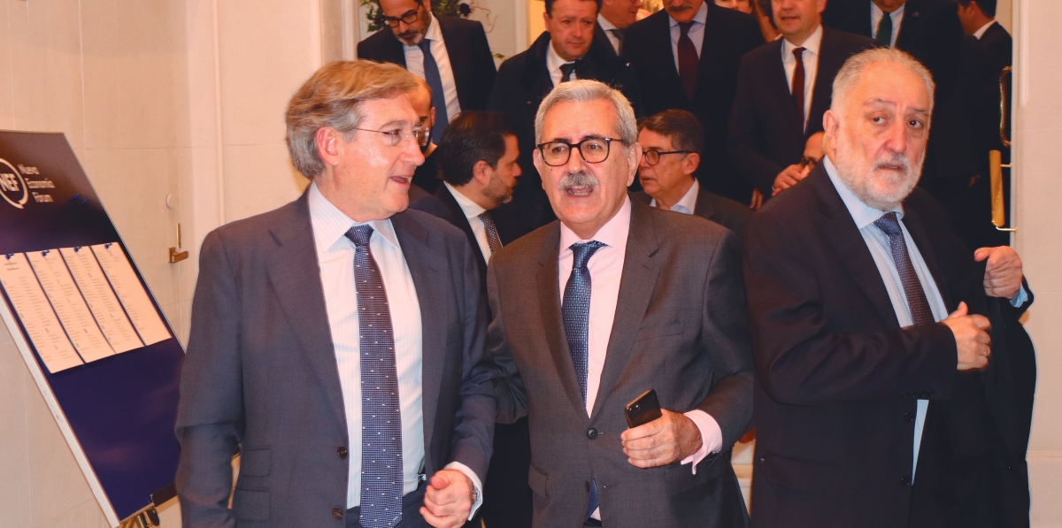 Desayuno Gustavo Santana, presidente de OPPE