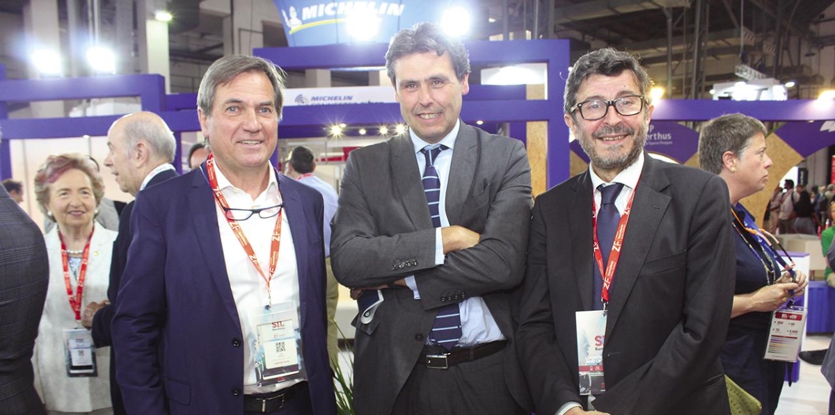 Carles Segura, abogado; Cayetano Morera, de Pricewaterhouse, y Álvaro Rodríguez Dapena, presidente de Puertos del Estado. Foto L.E.