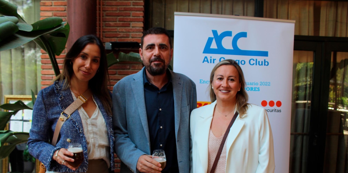 Adriana Gutiérrez (Webcargo), Jordi Zarcero (Genair) y Berta Gómez (Webcargo). Foto J.C.S.