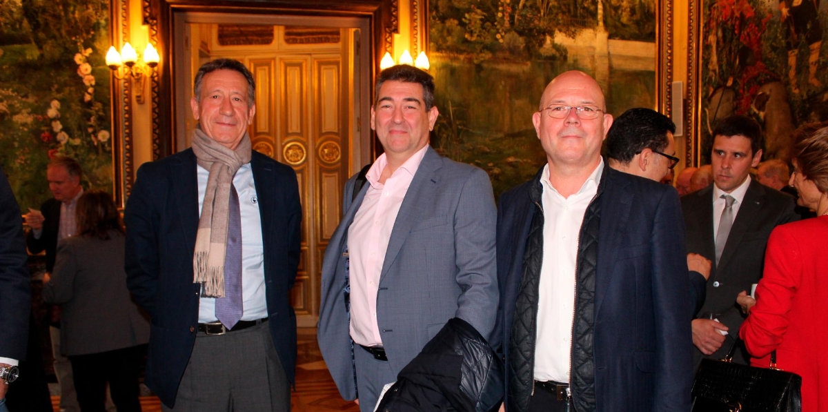 El grupo Alonso estuvo representado por Víctor Oltra, director de Intersagunto (a la izquierda) y el presidente del grupo, Jorge Alonso (a la derecha).