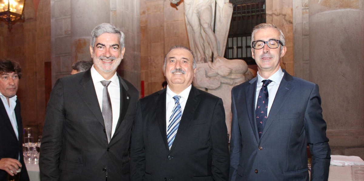 Paco Prado, director general de Grupo Diario; Pedro Gómez, director financiero Hutchison Ports BEST, y Josep Carles Llagostera, Aduana Barcelona. Foto A.Tejera.