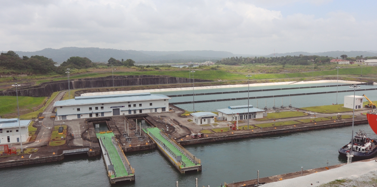 Compuertas de las esclusas de Agua Clara. Foto J.P.
