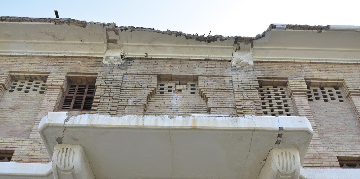 Desde que la discoteca Las Ánimas cerrara sus puertas de manera definitiva en 2016, el edificio ha ido degradándose de manera paulatina. Foto R. T.