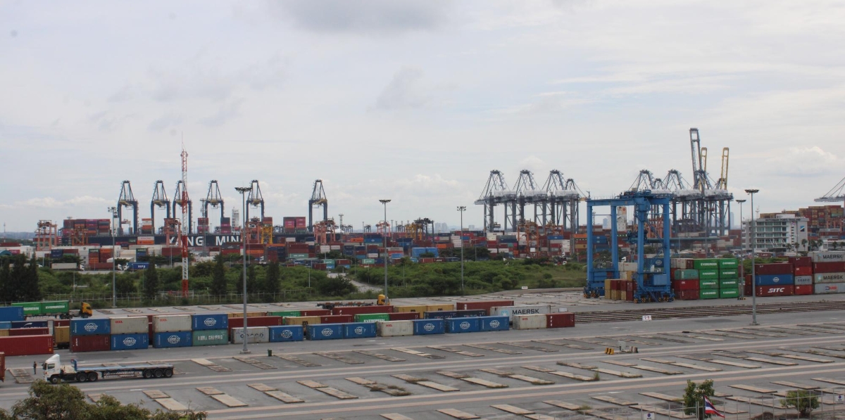 Visita al puerto de Laem Chabang. Foto A.Tejera.
