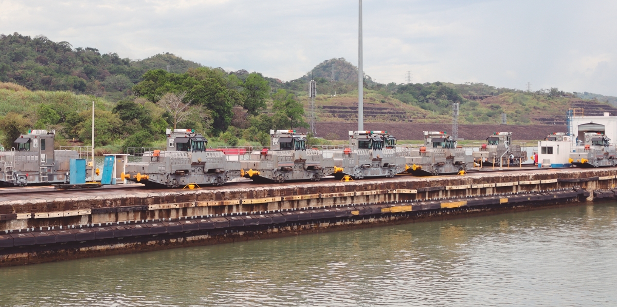 Locomotoras utilizadas para traccionar los buques. Foto J.P.
